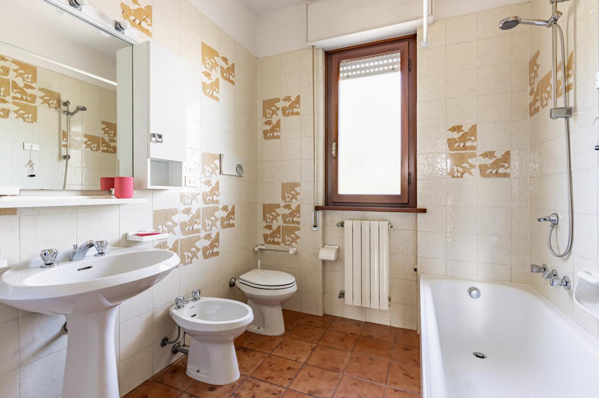Comfy Apartment With Private Parking Near The Beach! Viareggio Eksteriør billede