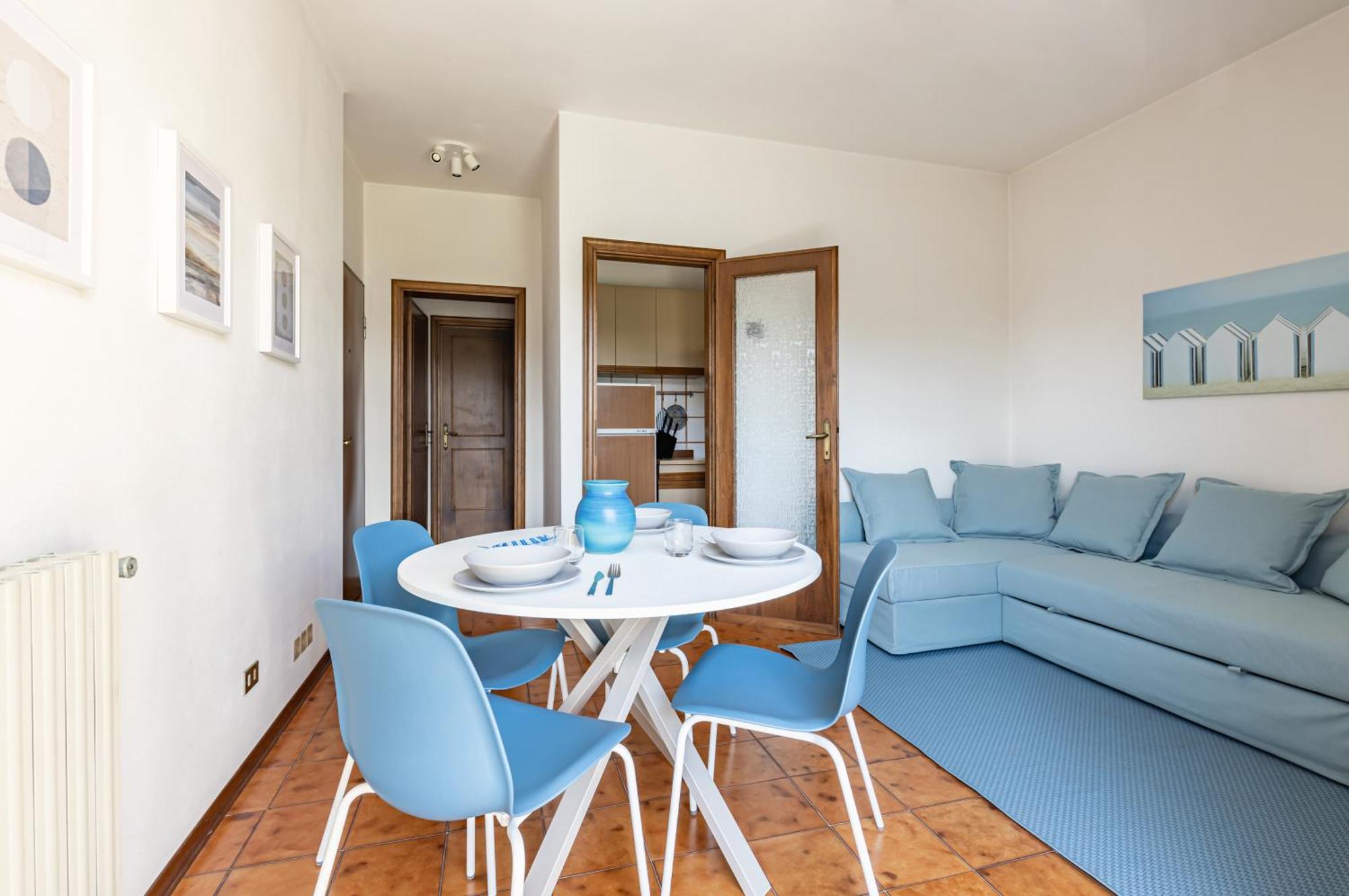 Comfy Apartment With Private Parking Near The Beach! Viareggio Eksteriør billede