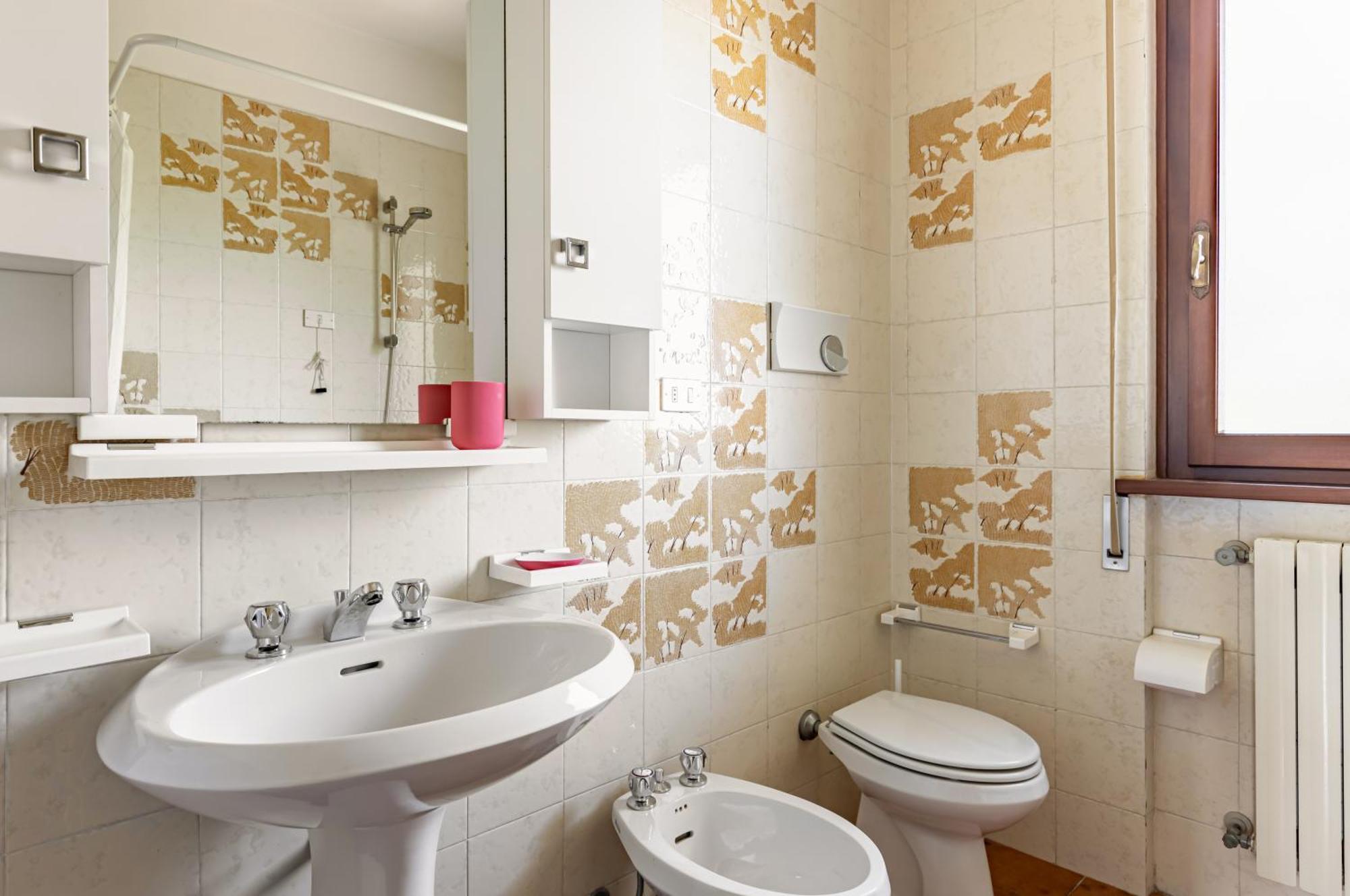 Comfy Apartment With Private Parking Near The Beach! Viareggio Eksteriør billede